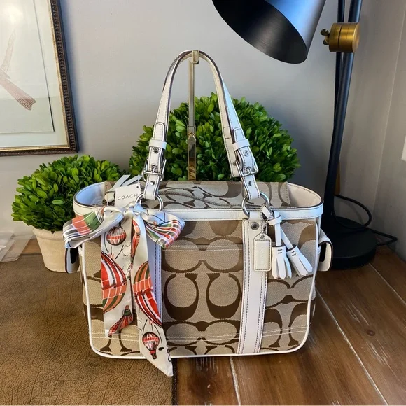 Coach Vintage Signature Gallery Tassel Tote Shoulder Bag - Picture 4 of 16